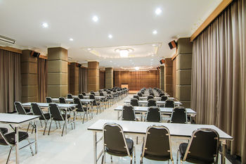 Leelawadee Grand Hotel