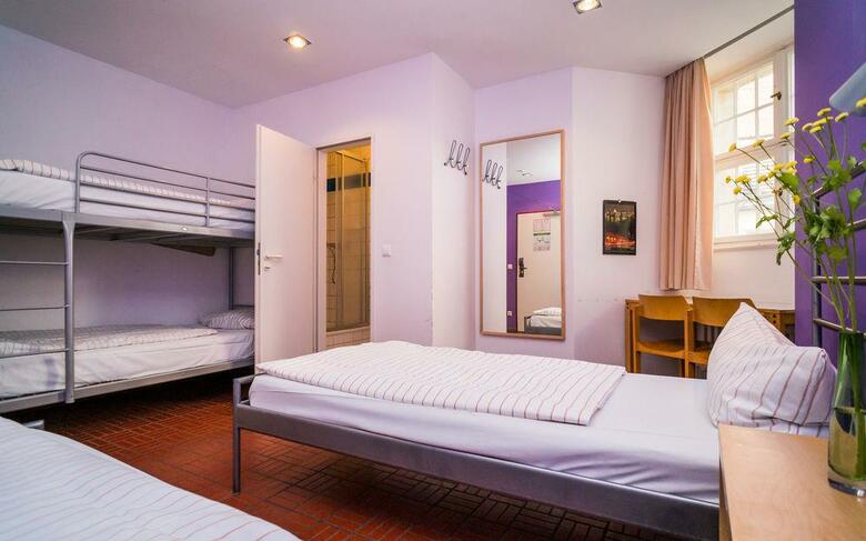 Apartamentos Amstel House Hostel