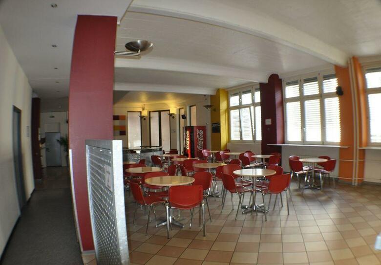 All In Hostel Hotel