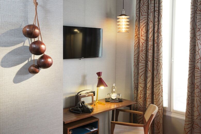 Hotel H�tel Du Panth�on
