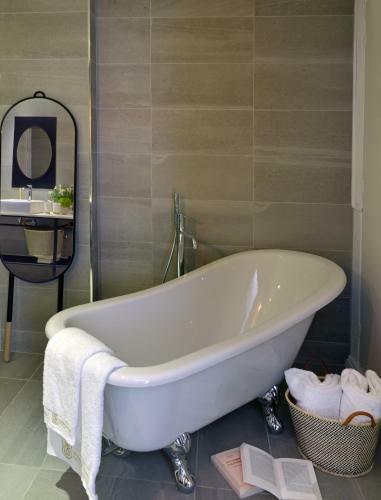 Hotel H�tel Du G�n�ral D'elb�e