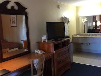 Hotel Americas Best Value Inn - Stamford