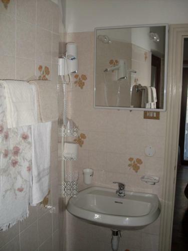 B&B Astor