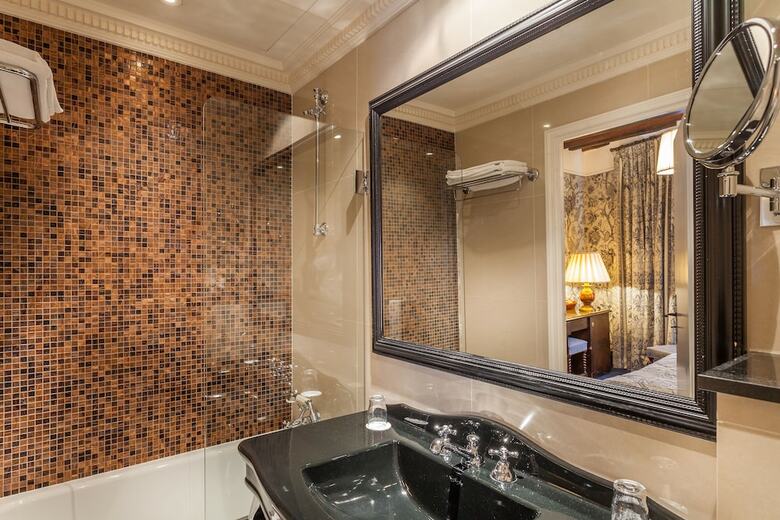 Hotel Saint Germain Des Pr�s