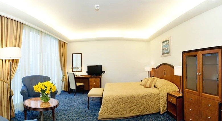 Hotel More