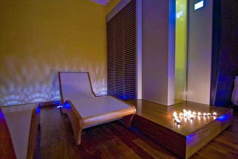 Hotel More