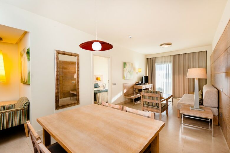 Kn Hotel Arenas Del Mar Adults Only