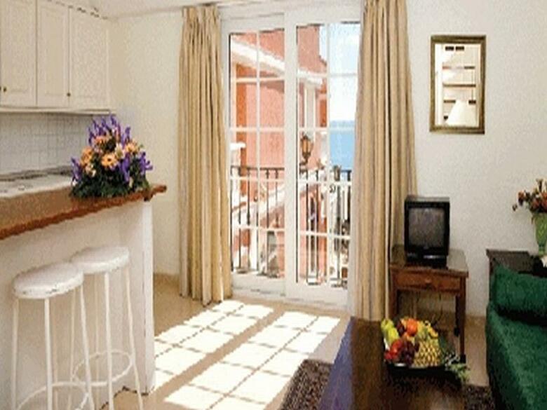 Aparthotel Lloyds Beach Club