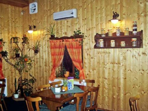 Hostal Restaurace A Penzion U Vladaru