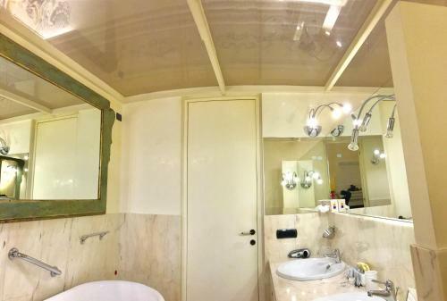 Hostal Casa Museo Palazzo Valenti Gonzaga