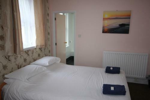 Bed & Breakfast Dolphins Hotel
