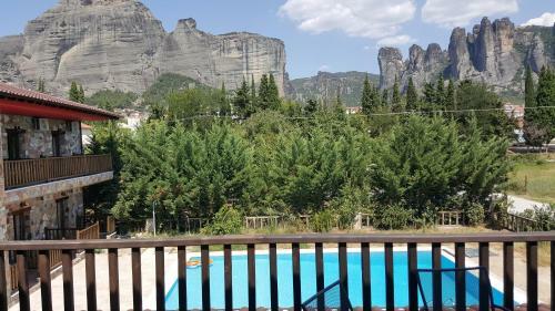 Hostal Monastiri Guesthouse
