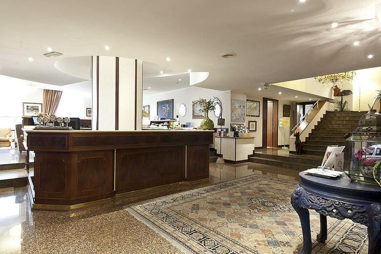 Hotel Bristol