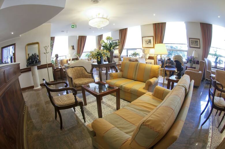 Hotel Bristol