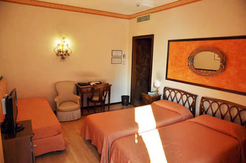 Admiral Hotel