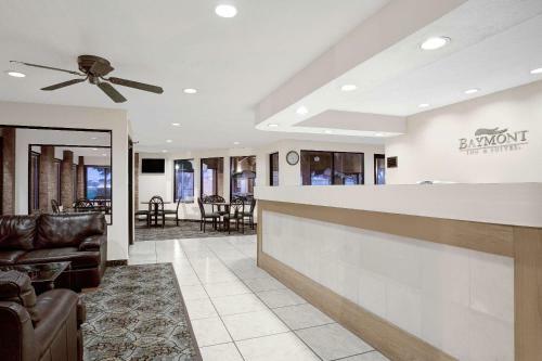 Hotel Baymont Inn And Suites San Marcos