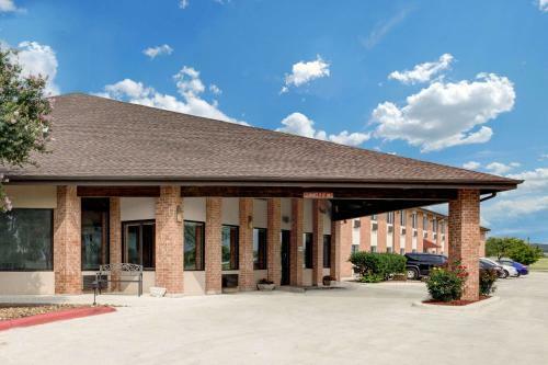 Hotel Baymont Inn And Suites San Marcos