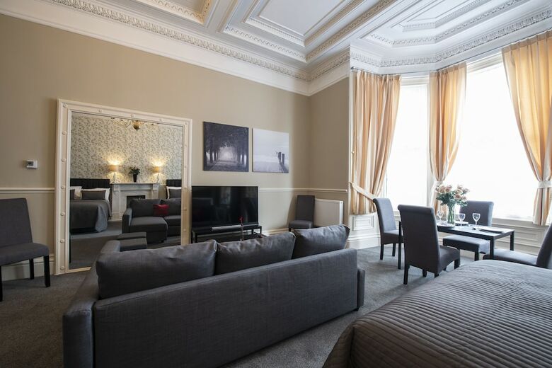 Hotel Grosvenor Suites