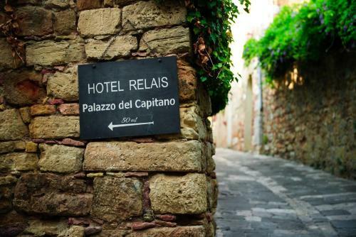 Hostal Camere & Apartments Nell'antico Borgo