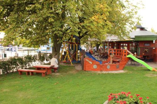 Hotel An Der Metow - Ferienpark Plau Am See