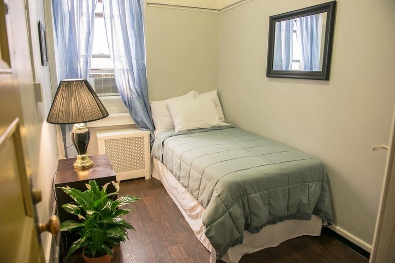 Hotel Greenpoint Ymca