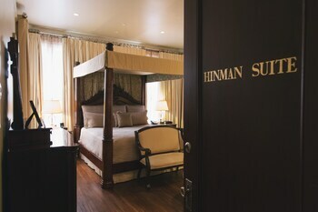 Stonehurst Place Bed & Breakfast