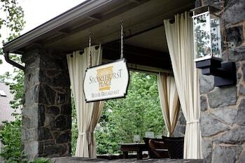 Stonehurst Place Bed & Breakfast
