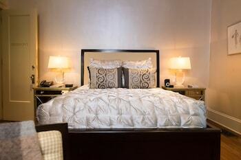 Stonehurst Place Bed & Breakfast
