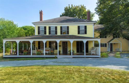 Yellow House Bed And Breakfast