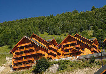 Aparthotel Odalys Hameau Et Chalets De La Vallee D'or