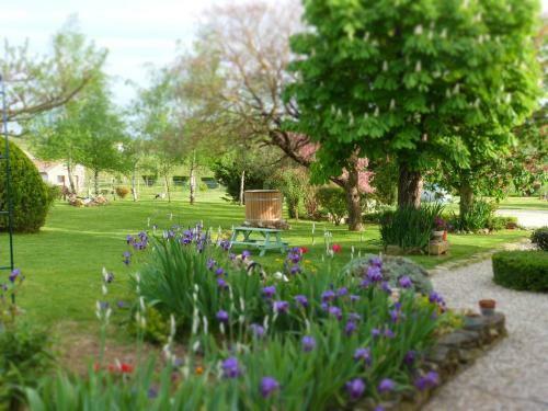 Bed & Breakfast Chambres D'h�tes Le Cartounier