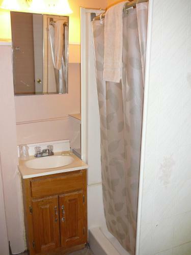 Hostal 463 Beacon Street Guest House