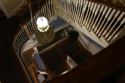 Hostal 463 Beacon Street Guest House