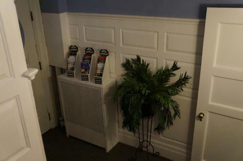 Hostal 463 Beacon Street Guest House
