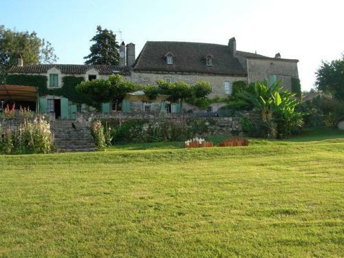 Hostal Chambres D'h�tes La Bastide Des Tr�mi�res