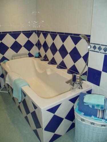 Bed & Breakfast Chambres D'h�tes "a La Douane"
