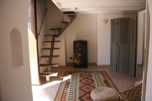 Apartment 25