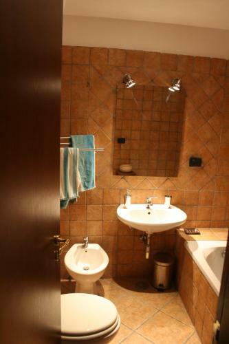 Apartment 25