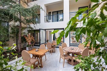 Avra City Hotel (former Minoa Hotel)