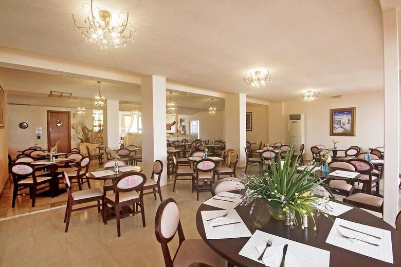 Roseland's Hotel
