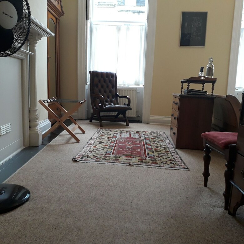 Bed & Breakfast Henrietta House
