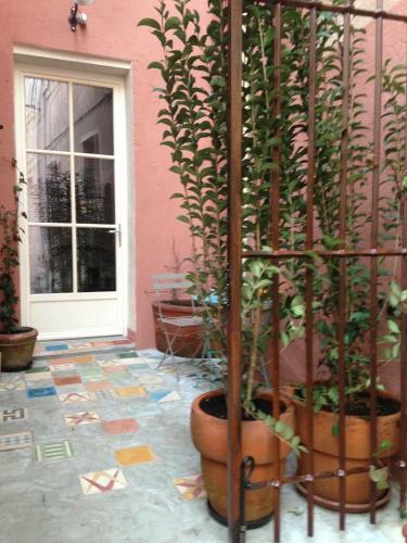 Bed & Breakfast Jardin Vieux Port Panier