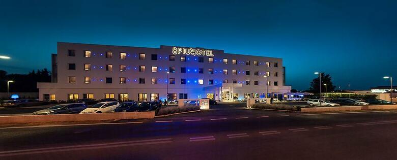 8piuhotel
