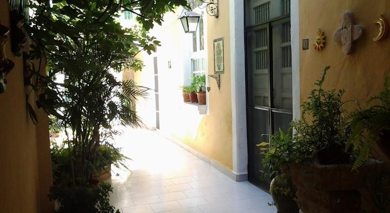 Hostal 62 St. Guesthouse