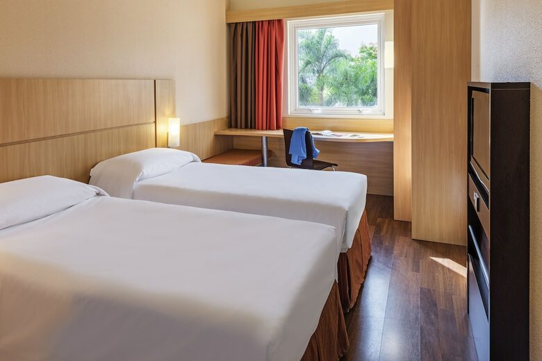 Hotel Ibis Nantes Centre Tour Bretagne