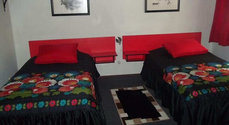 Albergue Hostal La Encantada