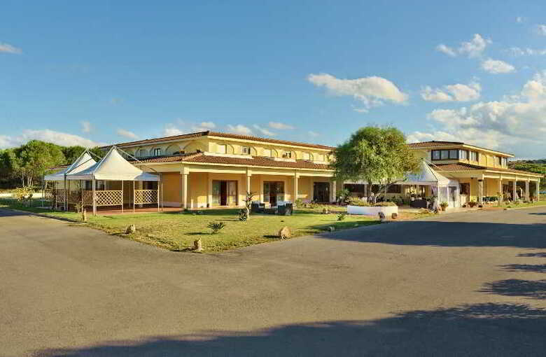 Petri Marini Hotel & Resort