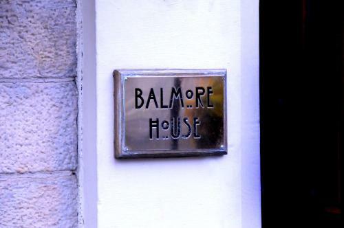 Hostal Balmore Guest House