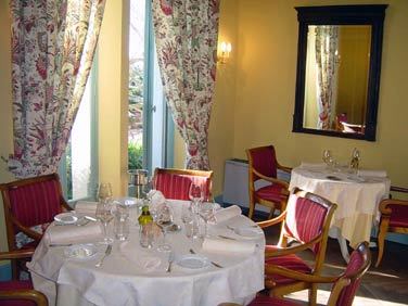 Hotel Hostellerie Du Chateau Des Fines Roches