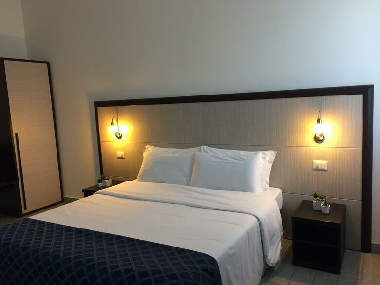 Esco Hotel